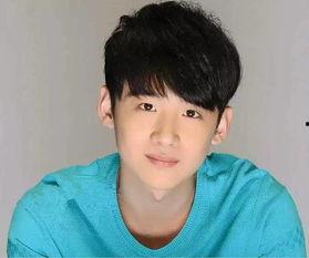 娱乐八卦吃瓜白敬亭,娱乐圈的“吃瓜达人”，揭秘明星幕后故事  第3张